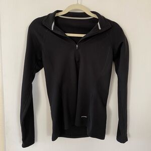 Patagonia 1/4 zip black pullover base layer